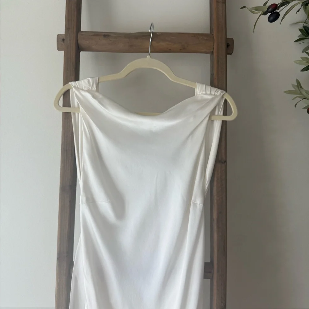 The Bar Max Dress in White (Blanc) - Picture 2 of 10